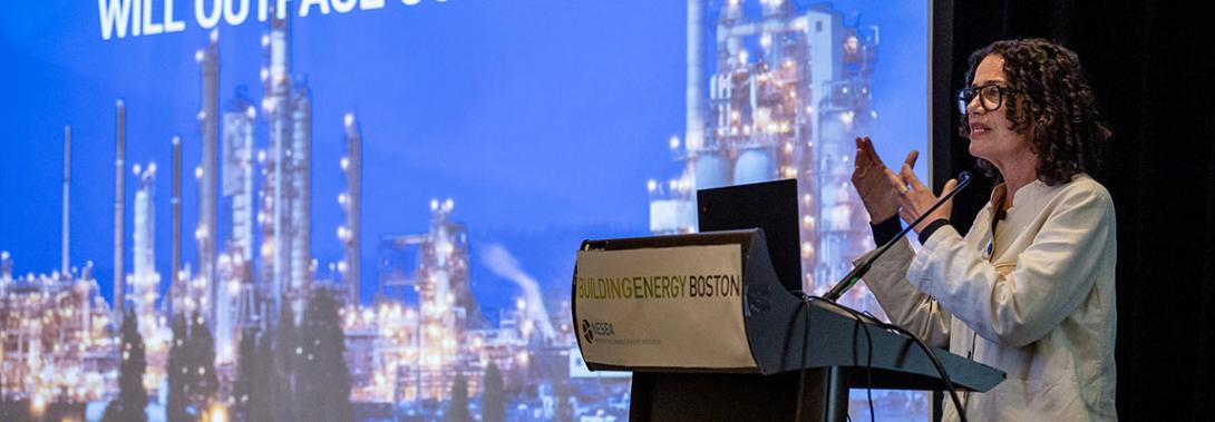 a person presenting at BuildingEnergy Boston